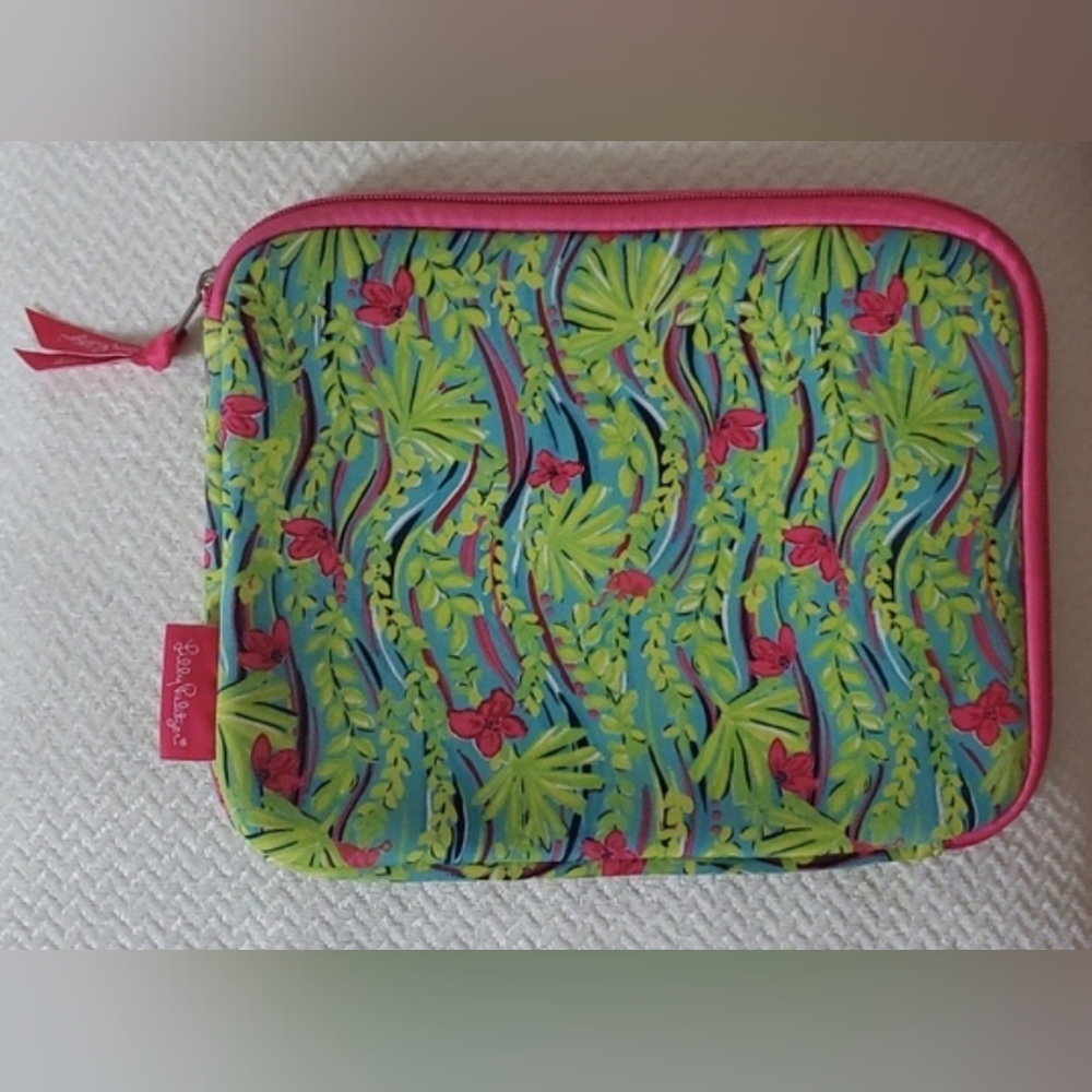 Lilly Pulitzer Bag/Tablet Case - Picture 4 of 9
